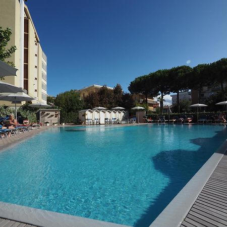 Hotel Colorado Cesenatico Esterno foto