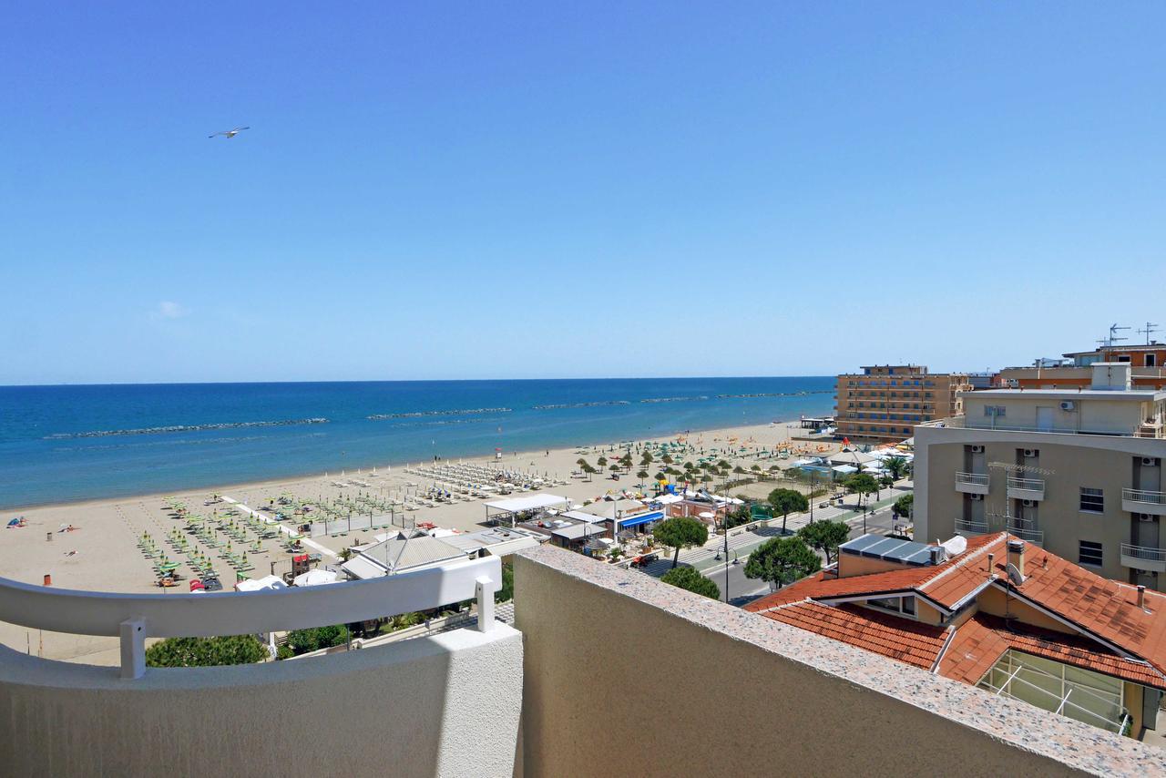 Hotel Colorado Cesenatico Esterno foto