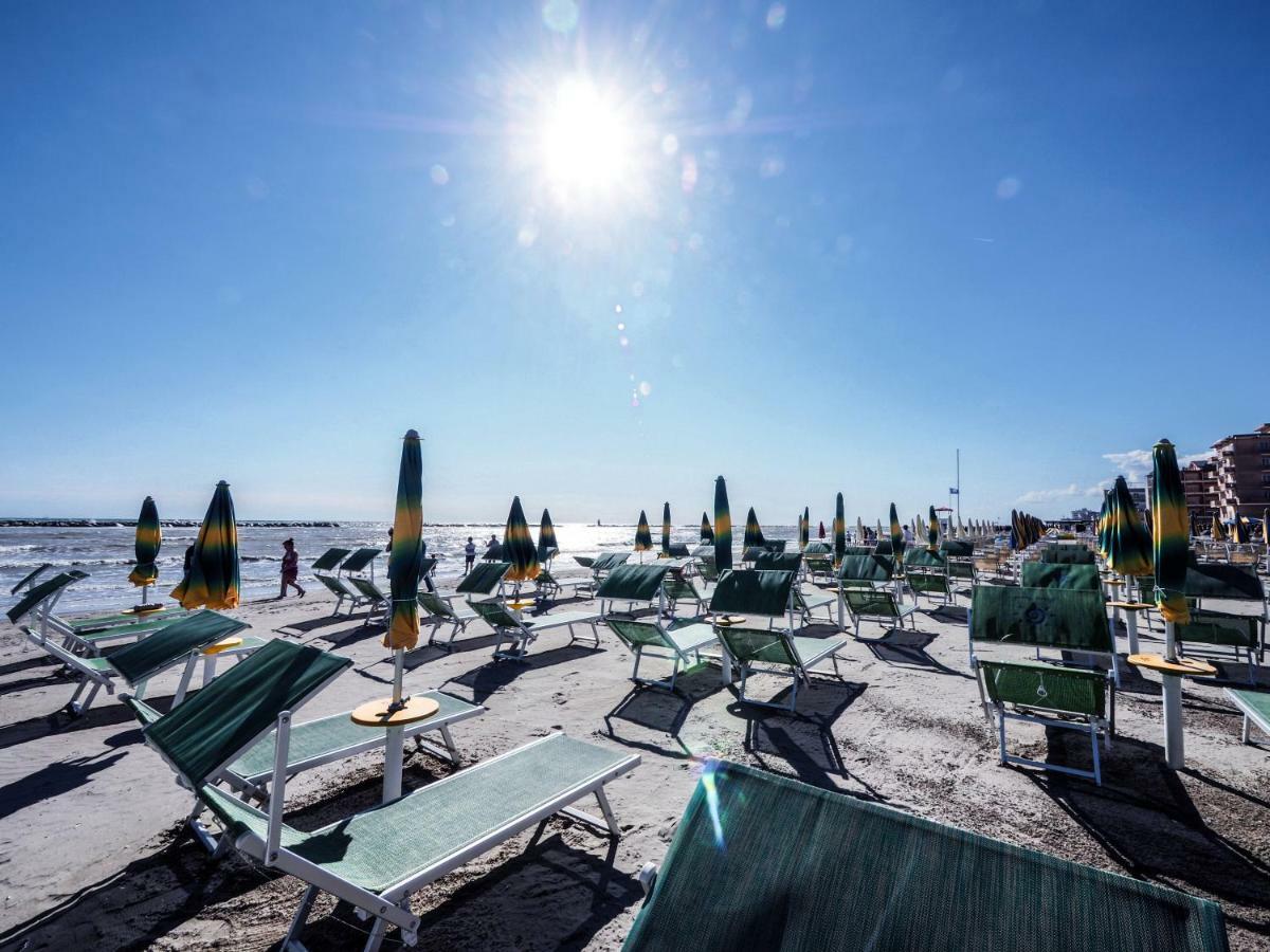 Hotel Colorado Cesenatico Esterno foto