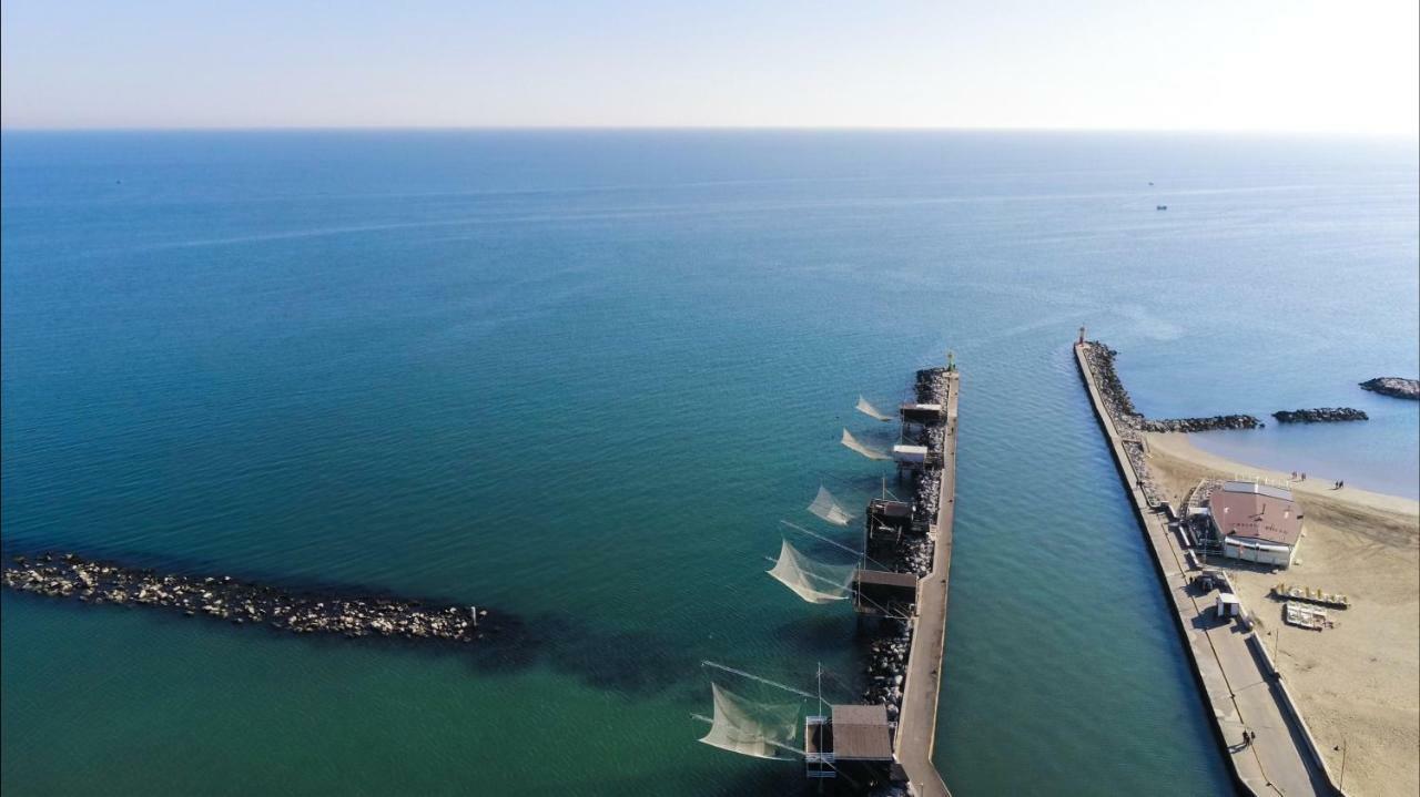 Hotel Colorado Cesenatico Esterno foto